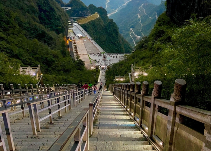999 Steps
