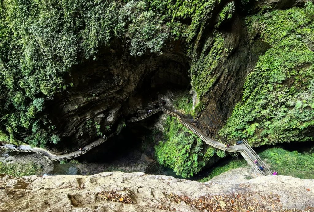 Longshuixia Ground Crack in the Wulong
