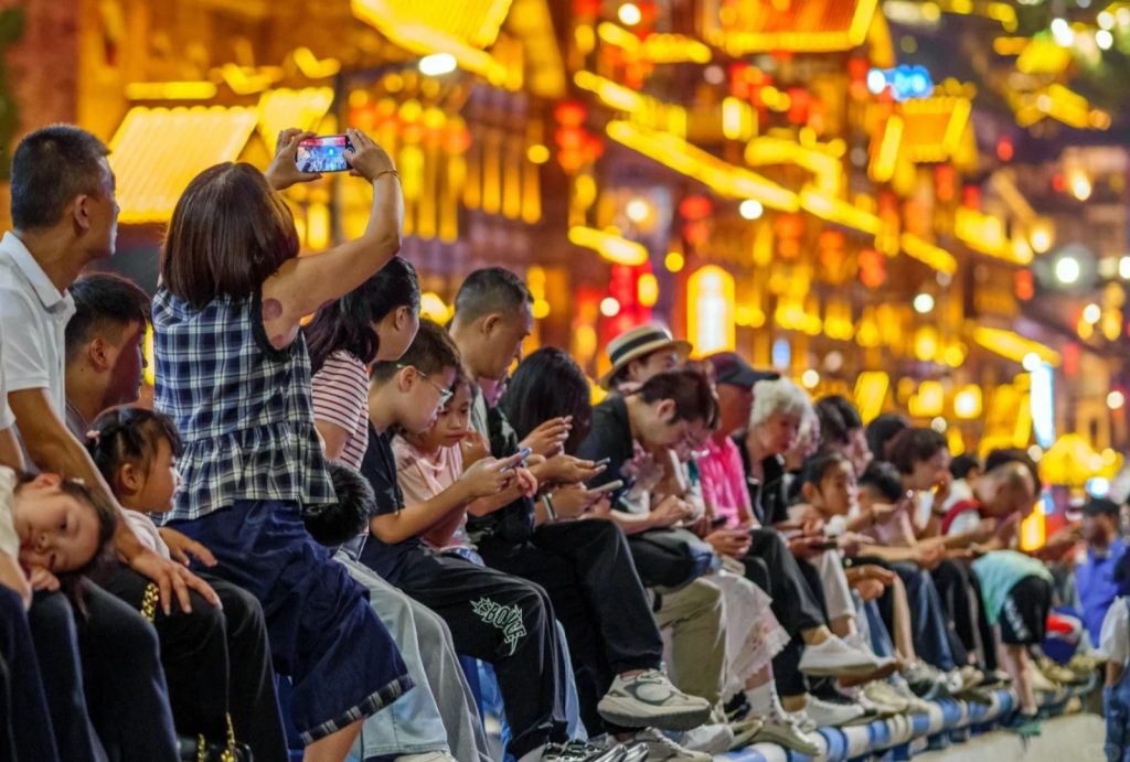 People at Hongya Cave