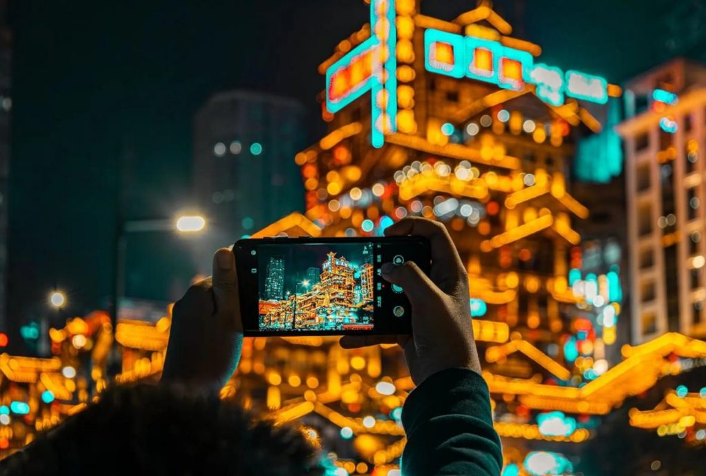 Photographing Hongya Cave from the best vantage point