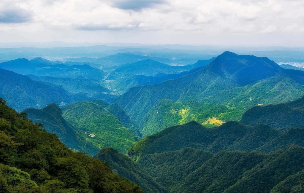 The view overlooking from Mount Jinfo