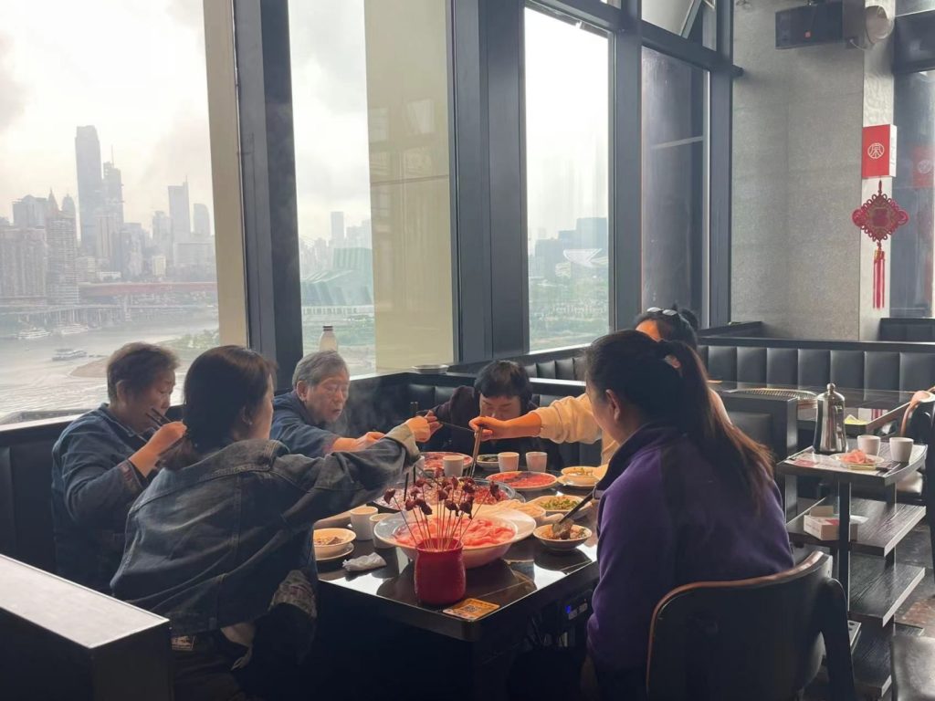 Longmen No.9 – Riverside Hotpot