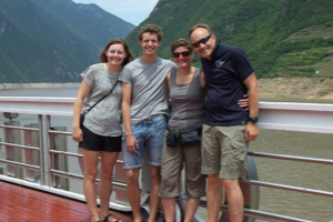 foreigners travel in chongqing