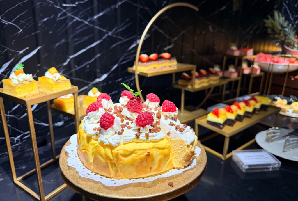 Desserts on Yangzi Explorer