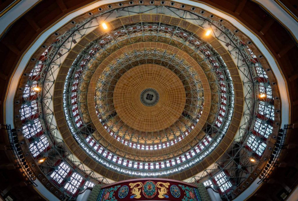 The Great Hall Interior: Column-Free Dome