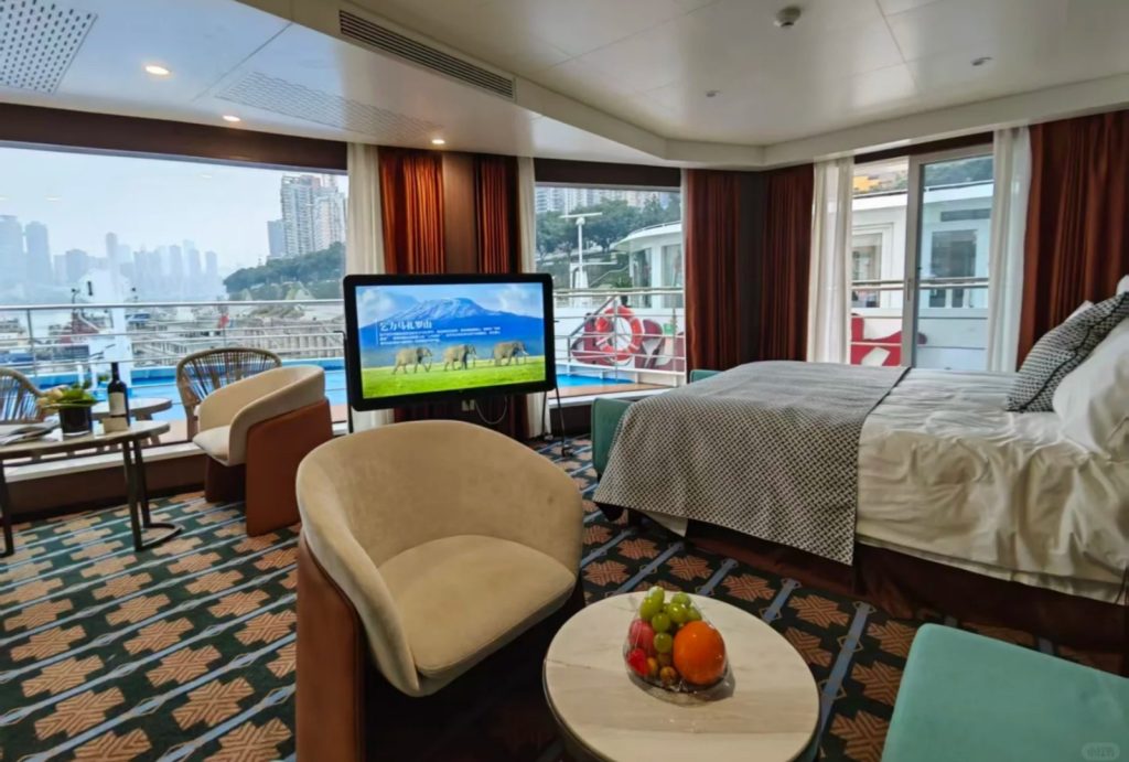 Luxury Suites on the Yangtze River Cruise