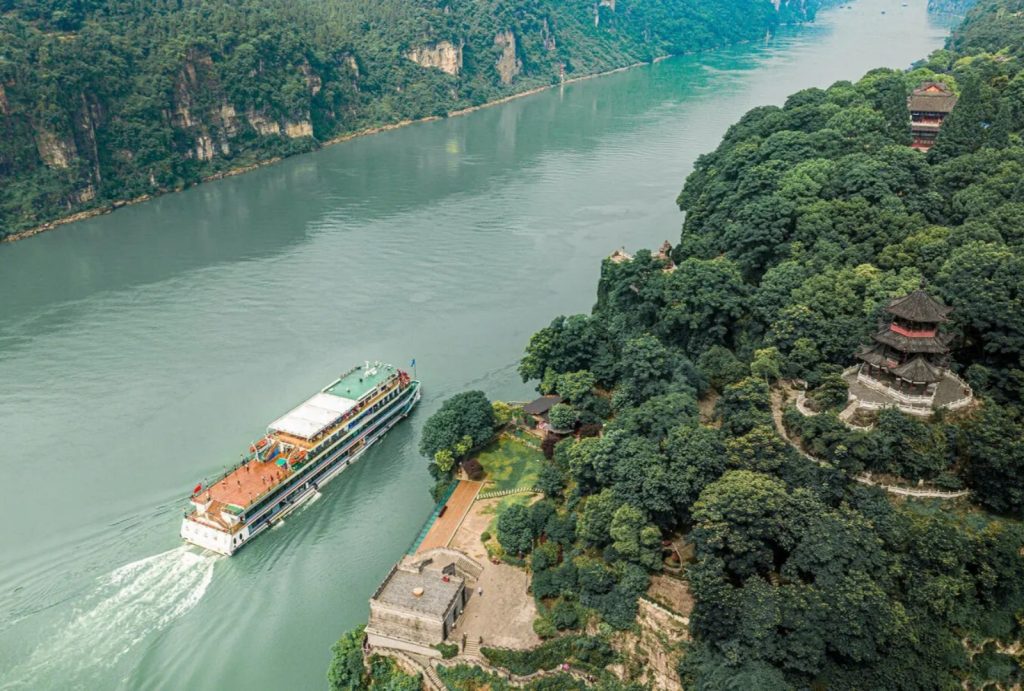 Views of Xiling Gorge