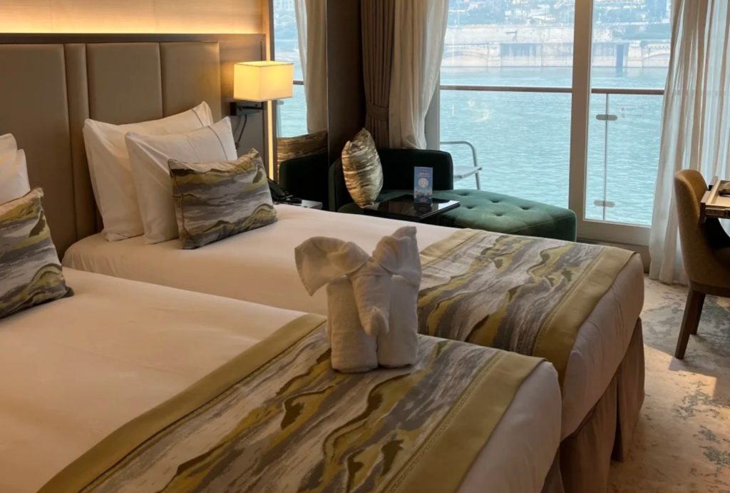 Photos of the interior of the cruise ship