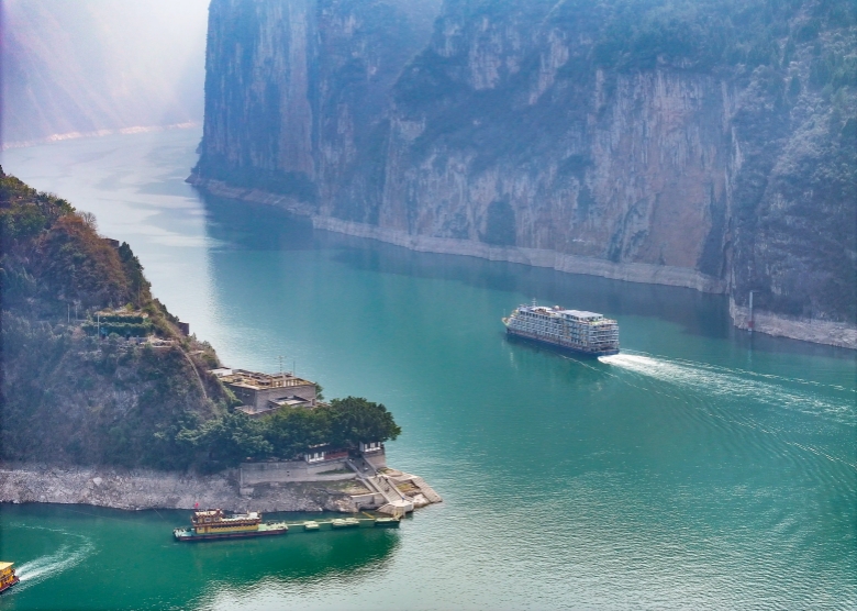 Upstream vs Downstream Yangtze River Cruise: Which Is Better
