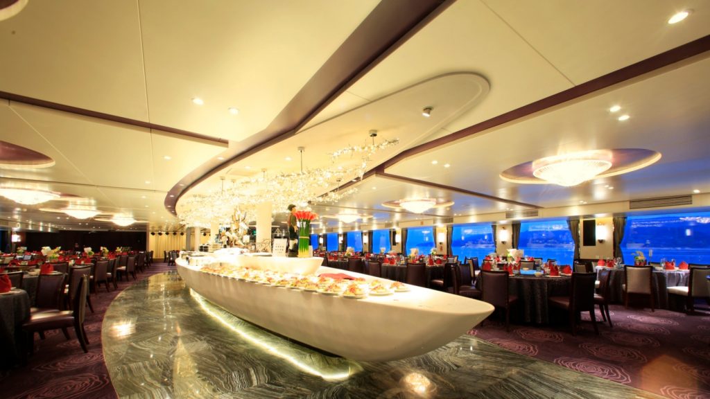 The restaurant will offer themed meals featuring the characteristics of the berthing location.
