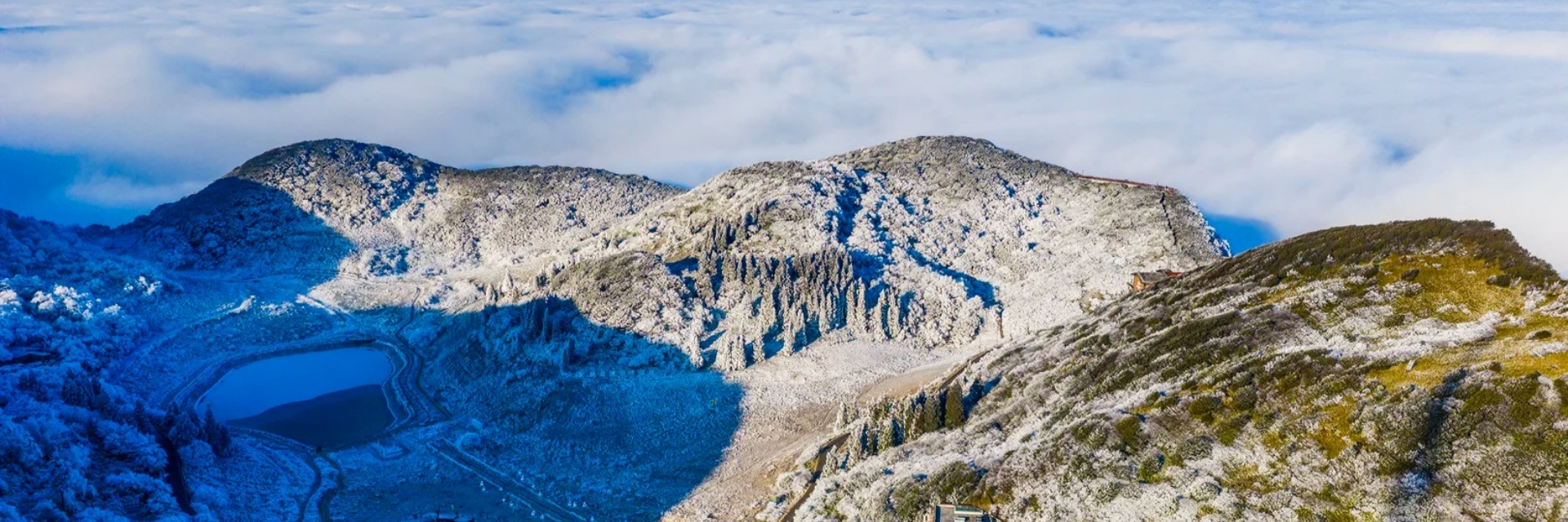 Jinfo Mountain after a snowfall