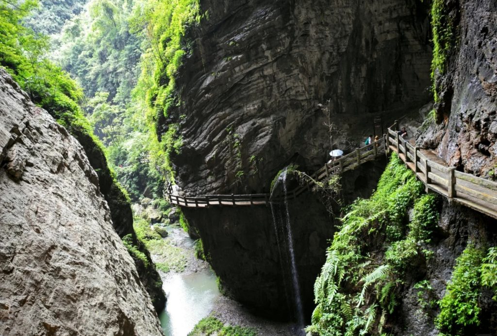 View of Longshuixia Fissure Gorge