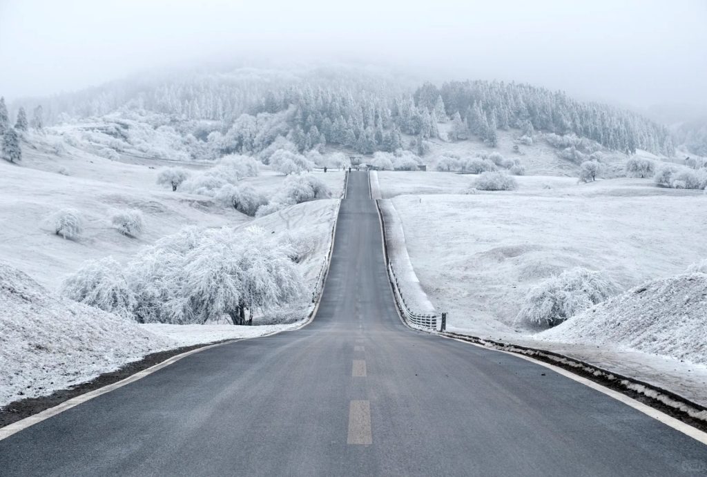 Snow-covered grasslands and forests in Fairy Mountain